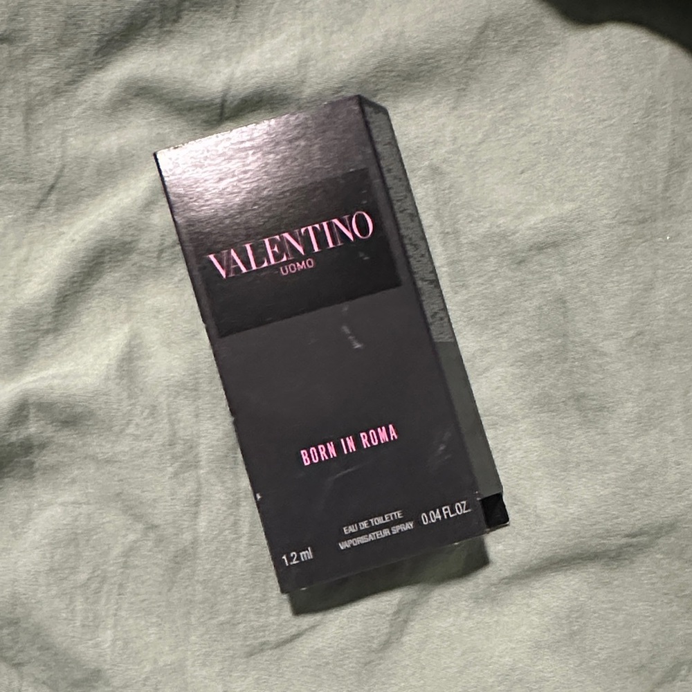 4/$15 Valentino Uomo Born in Roma sample